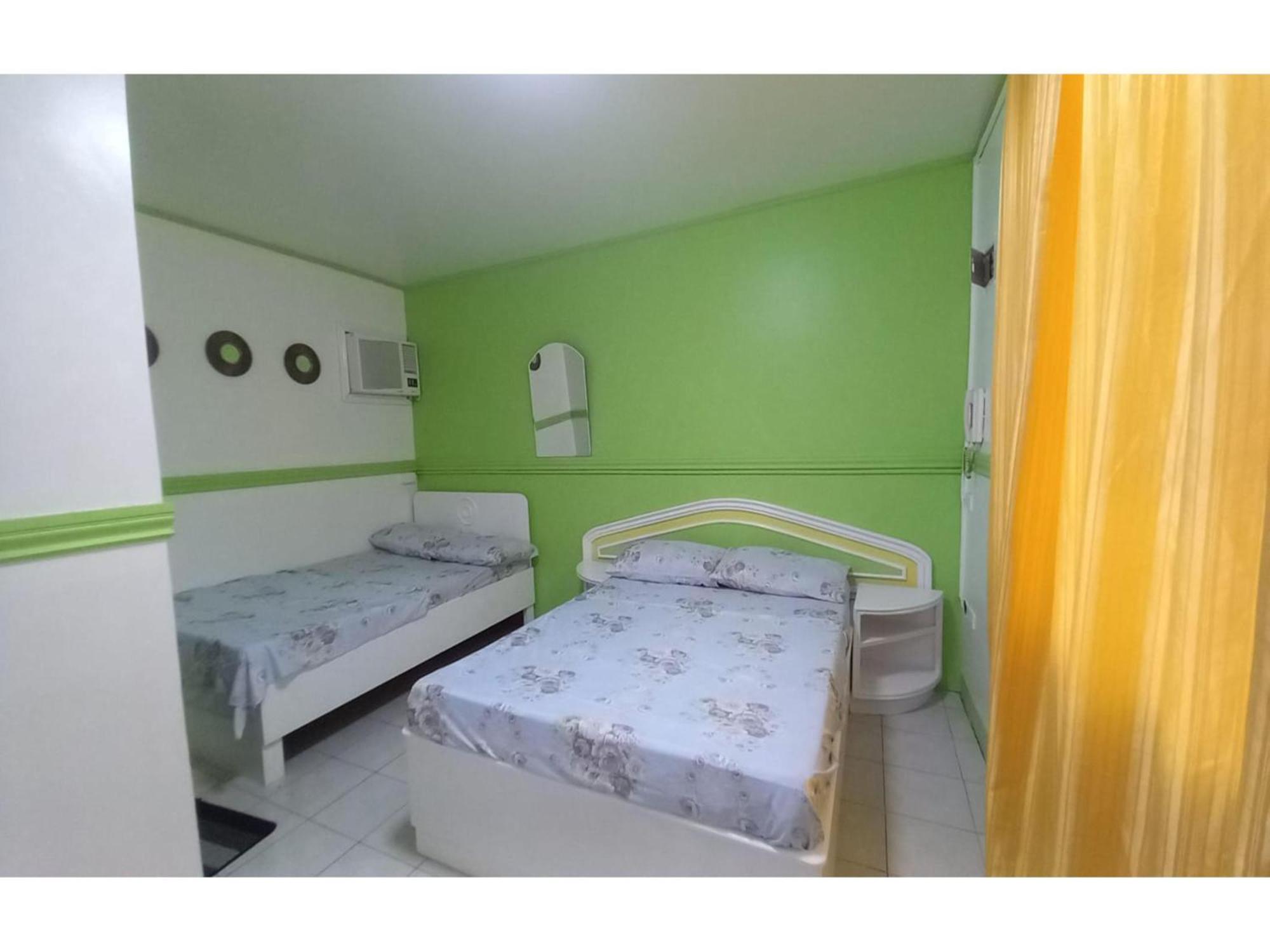 Oyo 1048 Jomckayl Apartelle Naga  Exterior photo