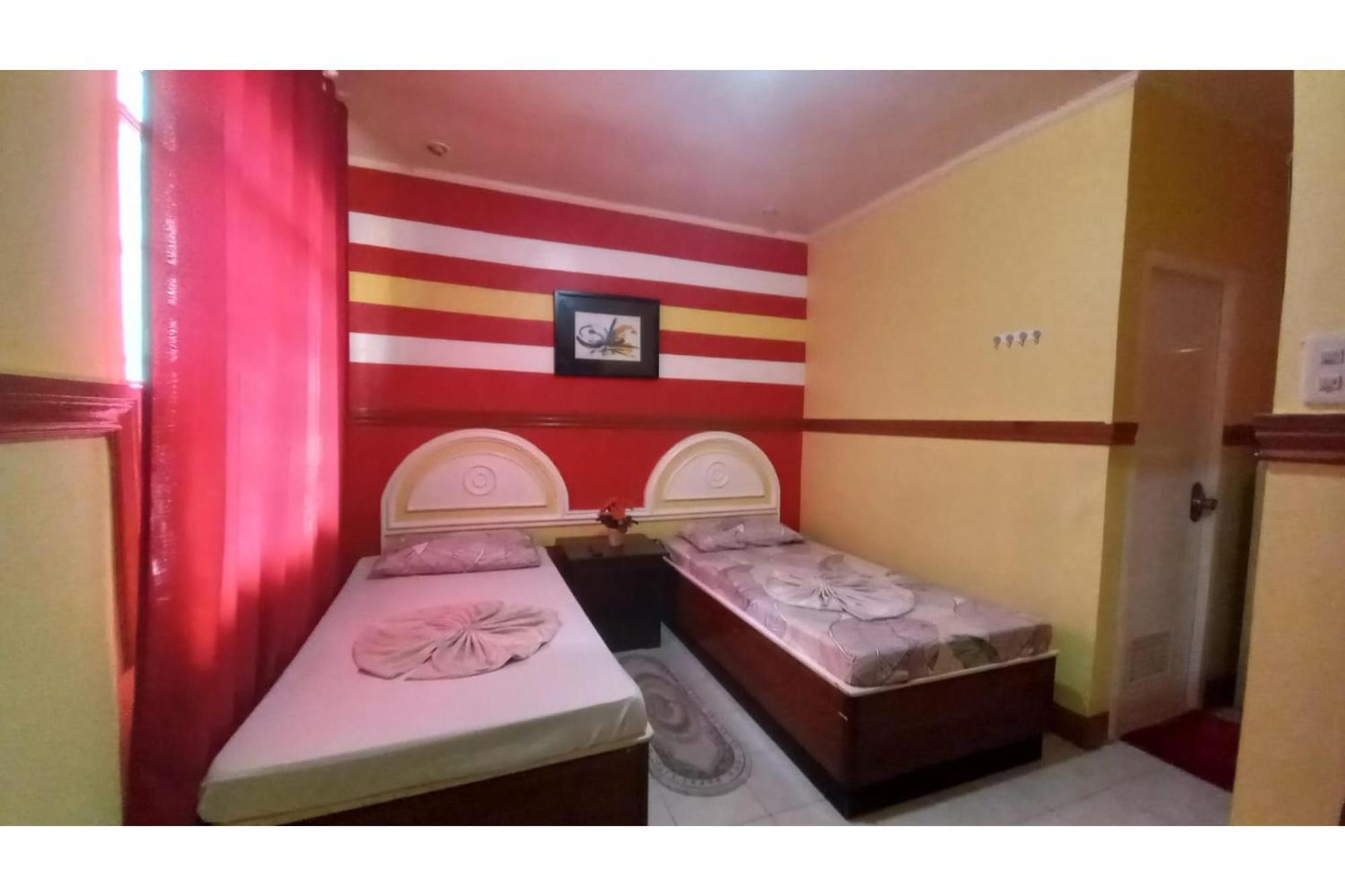 Oyo 1048 Jomckayl Apartelle Naga  Exterior photo