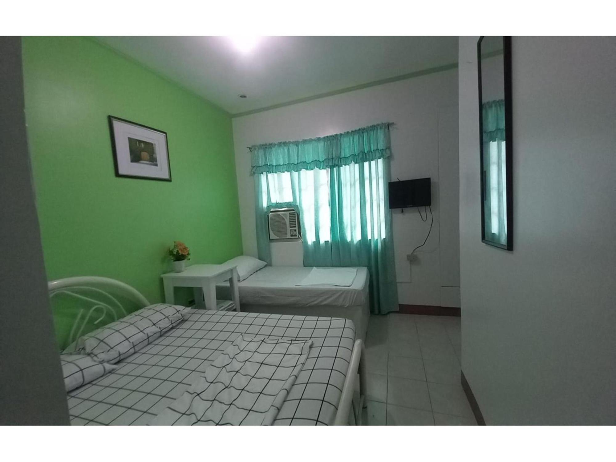 Oyo 1048 Jomckayl Apartelle Naga  Exterior photo